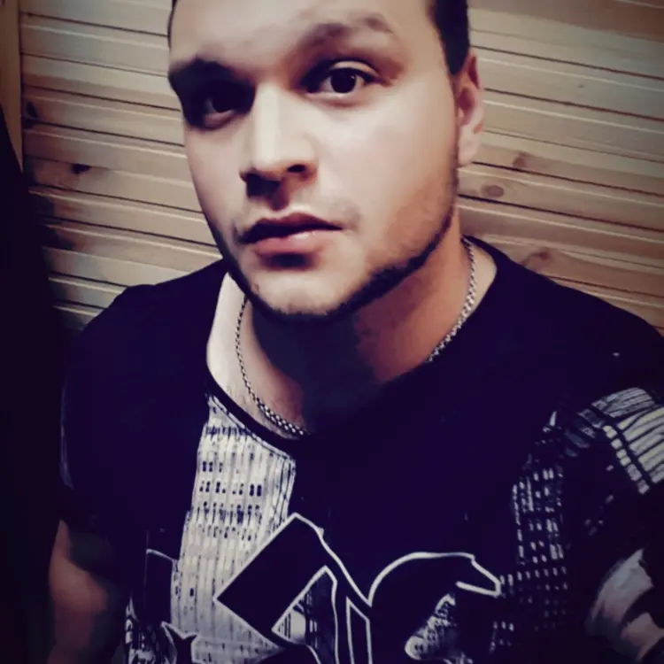 Я Максим, 28, знакомлюсь для регулярного секса в Подольске