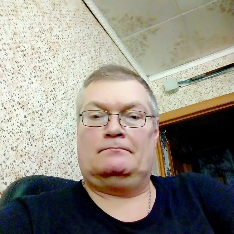 Михаил из Губкинского, мне 55, познакомлюсь для регулярного секса
