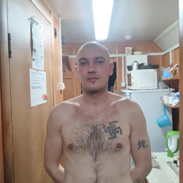 Дмитрий из Абинска, мне 32, познакомлюсь для секса на одну ночь