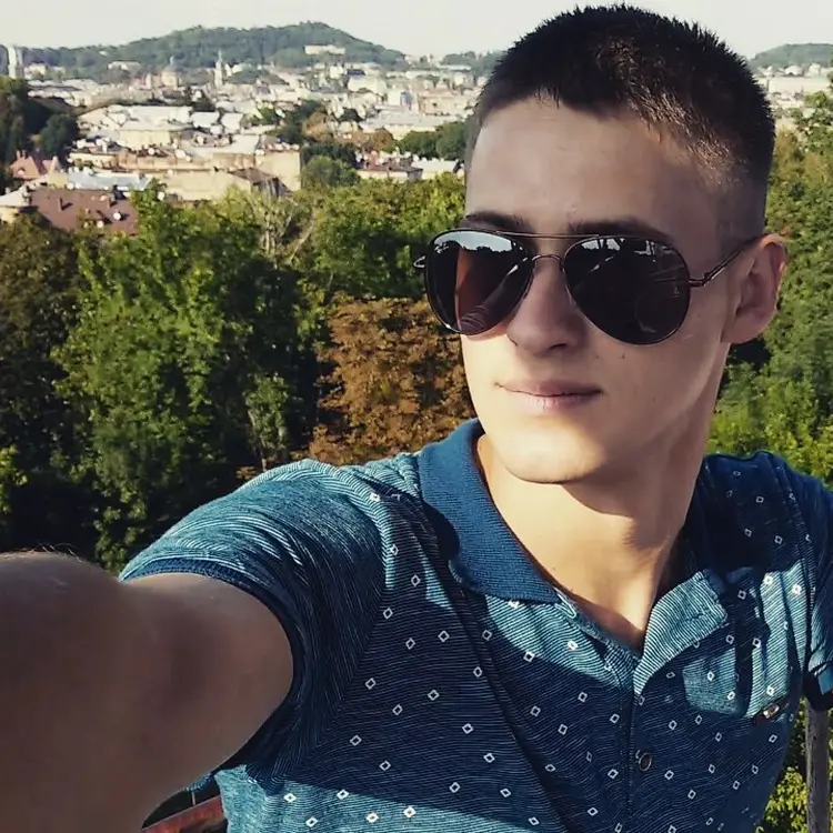 Я Сергей, 30, из Волжского, ищу знакомство для секса на одну ночь