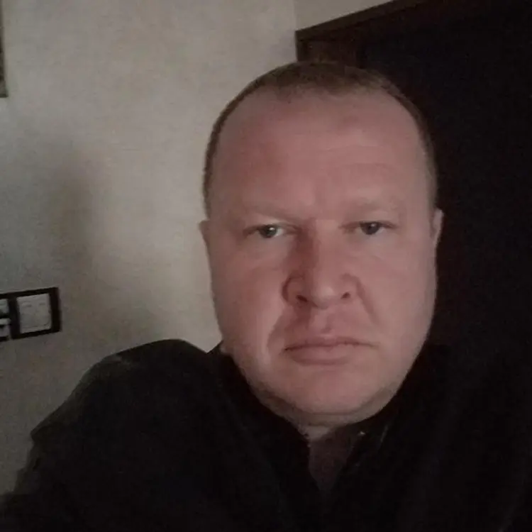 Я Алексей, 47, знакомлюсь для регулярного секса в Киришах