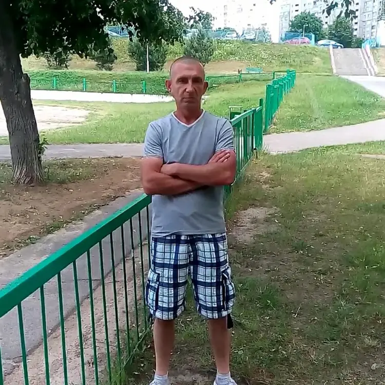 Я Viktor, 47, знакомлюсь для регулярного секса в Борисове