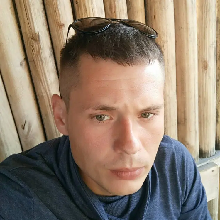 Я Кирилл, 37, знакомлюсь для секса на одну ночь в Новокузнецке