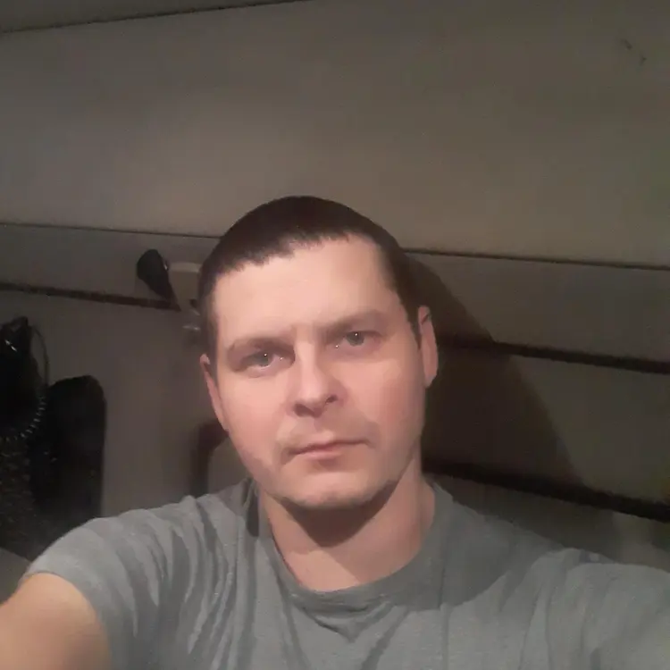 Я Андрей, 38, знакомлюсь для секса на одну ночь в Череповце
