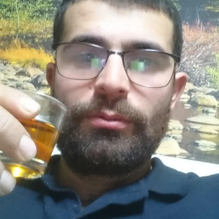 Я Армен, 37, знакомлюсь для виртуального секса в Москве