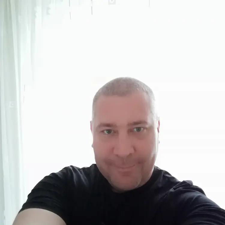 Игорь из Ульяновска, мне 40, познакомлюсь для регулярного секса