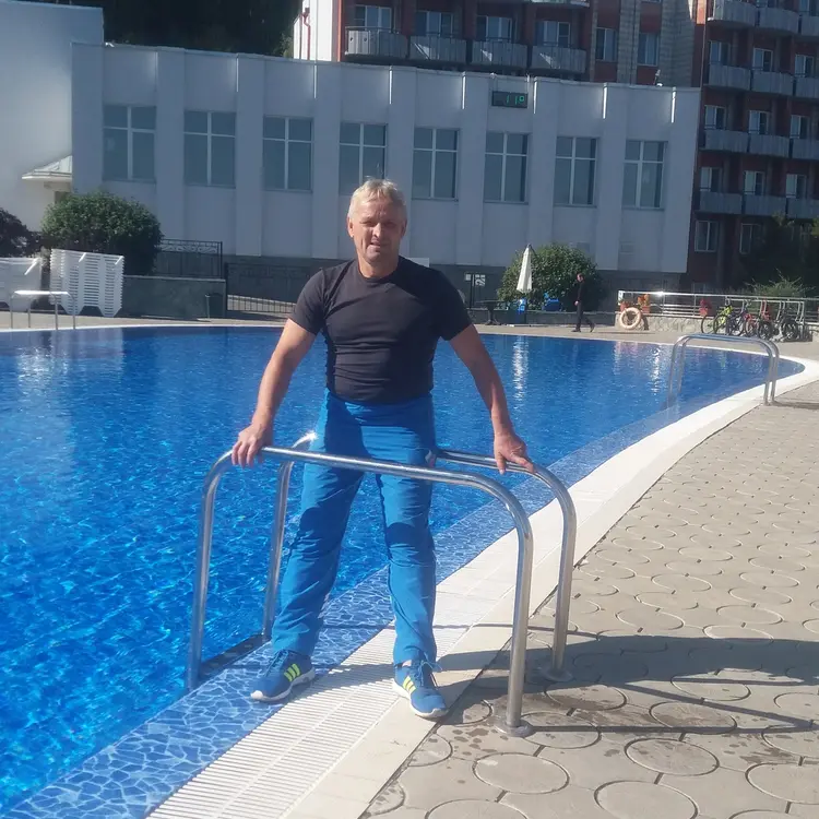 Я Василий, 58, знакомлюсь для приятного времяпровождения в Йошкар-Оле